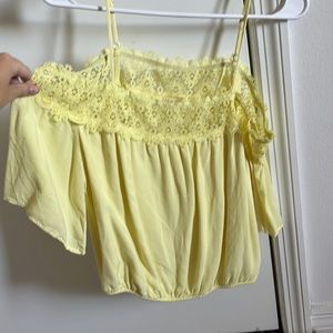 Off the shoulder yellow crop top from Hollister size S